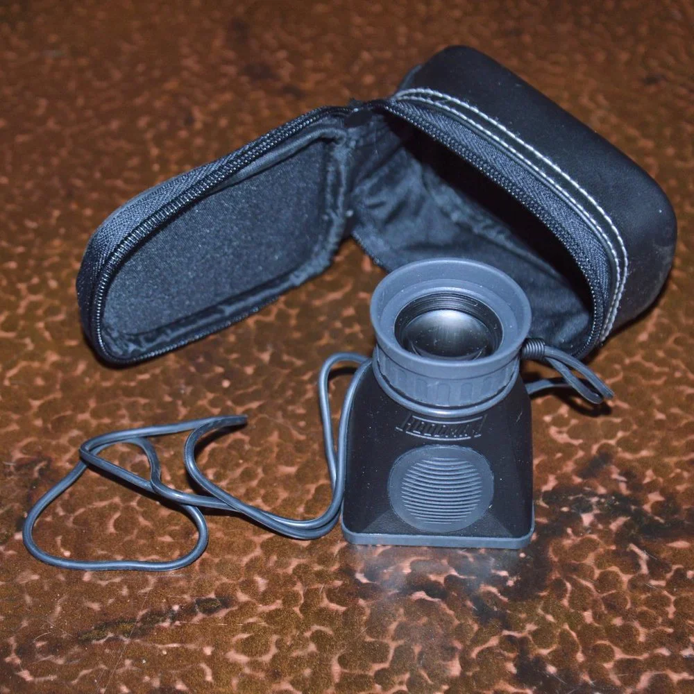 Hoodman Hoodloupe with neck strap and carry case
